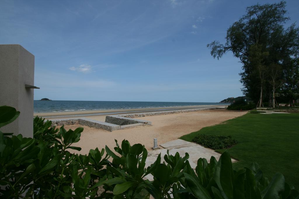Luxury Beachfront Condo Хуа Хин Экстерьер фото