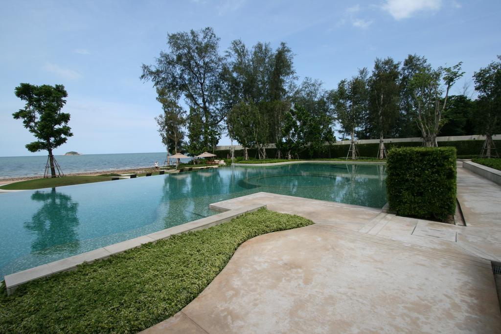 Luxury Beachfront Condo Хуа Хин Экстерьер фото