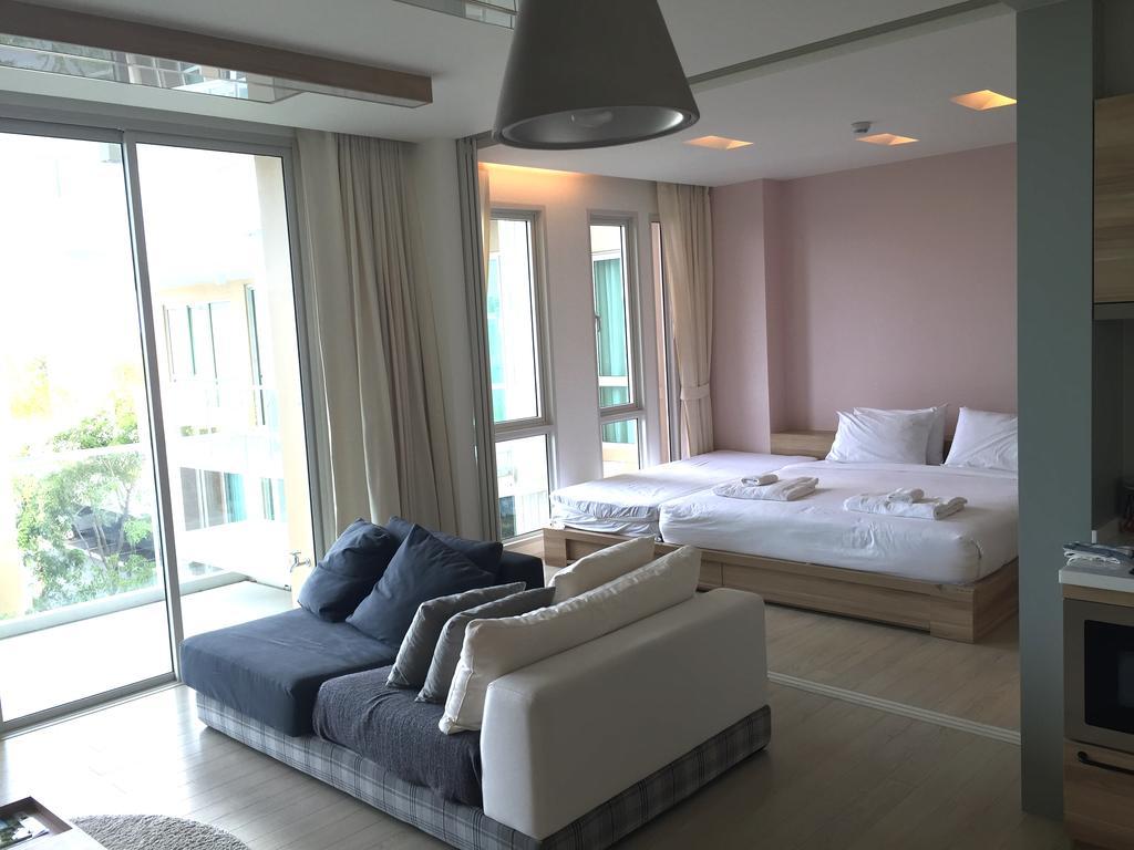 Luxury Beachfront Condo Хуа Хин Экстерьер фото