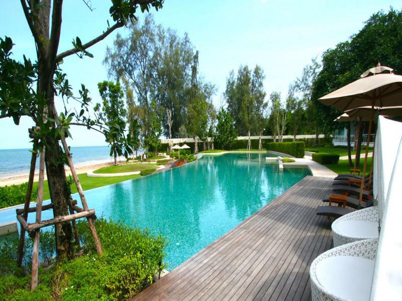 Luxury Beachfront Condo Хуа Хин Экстерьер фото