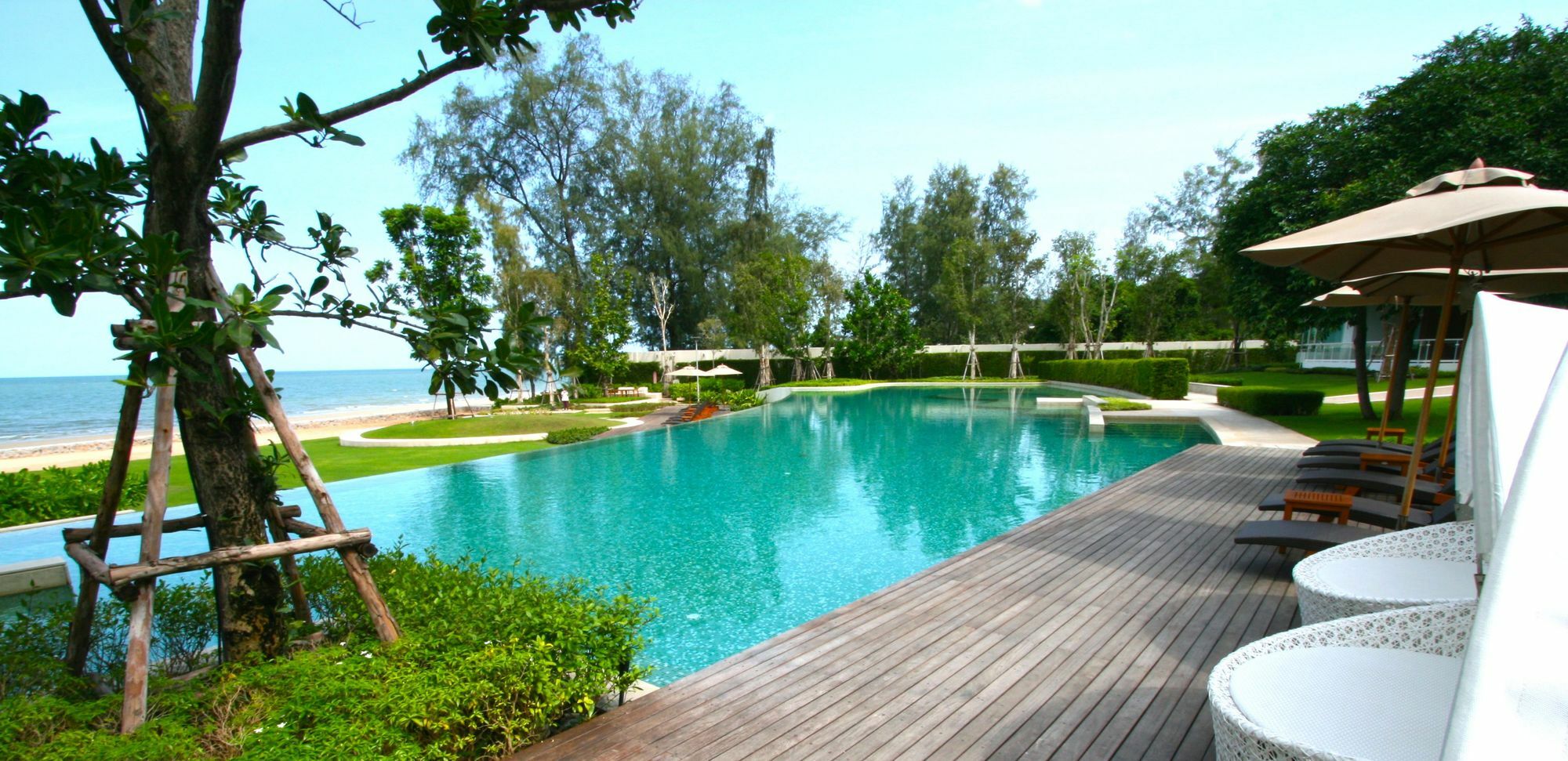 Luxury Beachfront Condo Хуа Хин Экстерьер фото